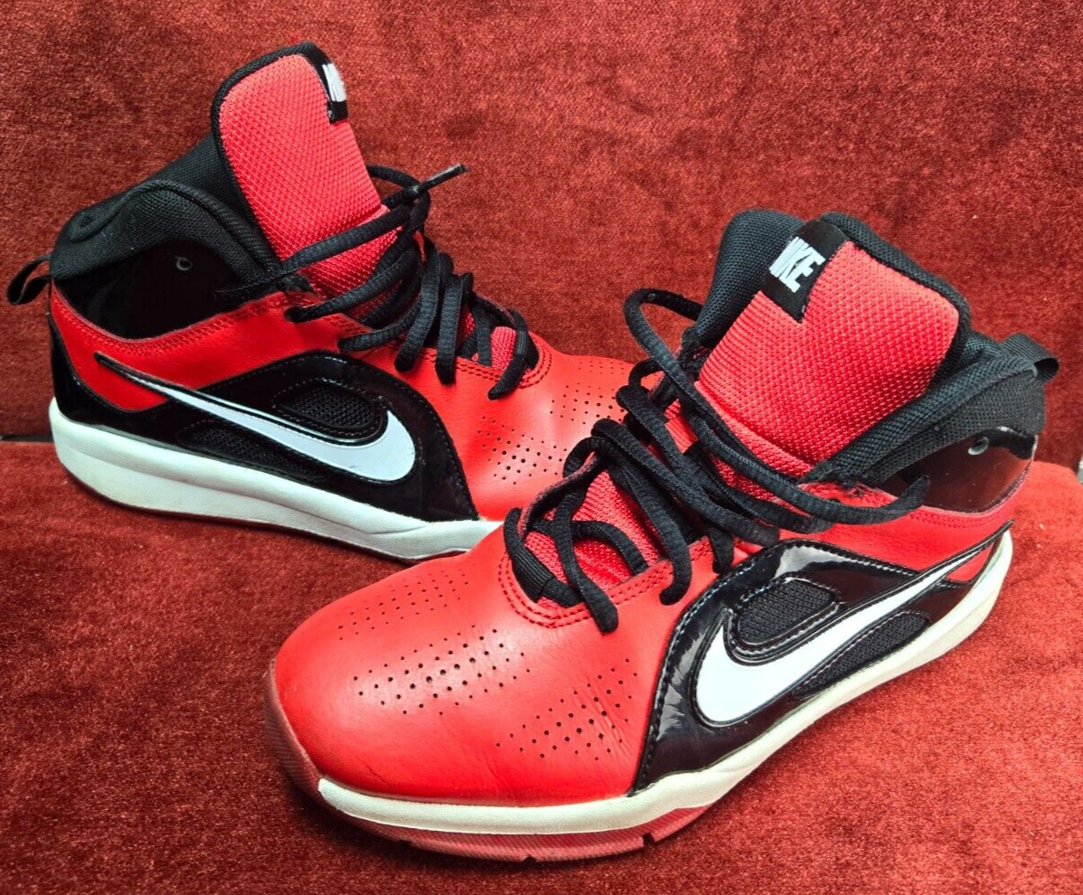 nike team hustle d 6